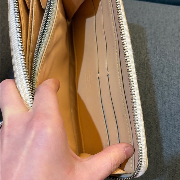 Louis Vuitton White Murakami long Wallet - Picture 10 of 16